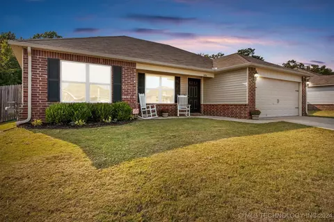 14866 S 274th East Ave, Coweta, OK 74429