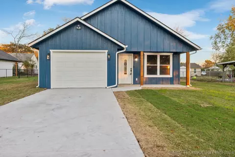 17 S Ora St, Pryor, OK 74361