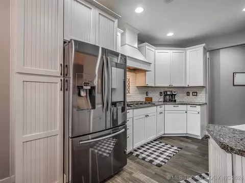 807 N E St, Eufaula, OK 74432 photo 10