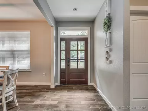 807 N E St, Eufaula, OK 74432 photo 4