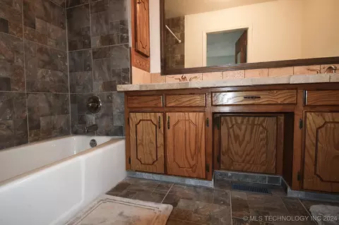 452002 E 965, Vian, OK 74962 photo 22