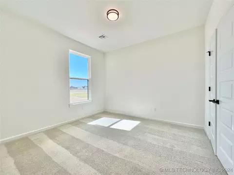 203 E 166th Pl S, Glenpool, OK 74033 photo 60
