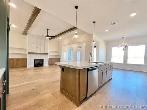 203 E 166th Pl S, Glenpool, OK 74033 photo 15