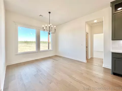 203 E 166th Pl S, Glenpool, OK 74033 photo 18