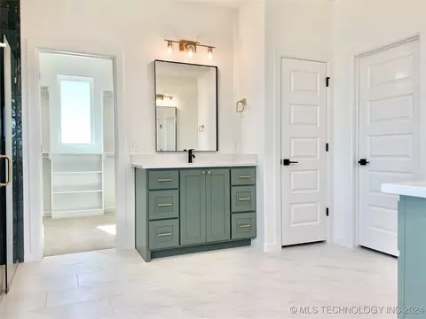 203 E 166th Pl S, Glenpool, OK 74033 photo 39