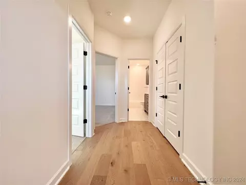 203 E 166th Pl S, Glenpool, OK 74033 photo 57