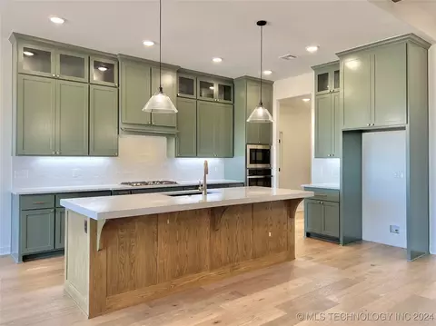 203 E 166th Pl S, Glenpool, OK 74033 photo 9