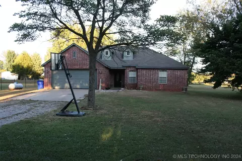 28083 E 121st St, Coweta, OK 74429