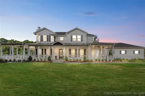 14180 S 257th St, Coweta, OK 74429