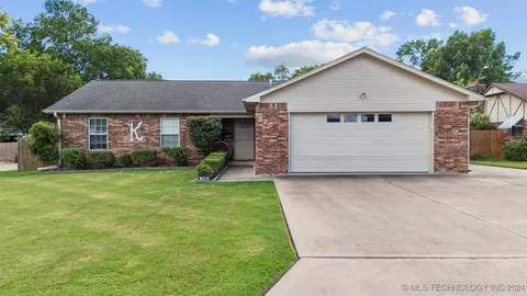 520 SE 13th Ct, Pryor, OK 74361