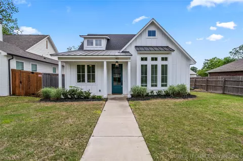 411 Elgin St, Broken Arrow, OK 74012 photo 3