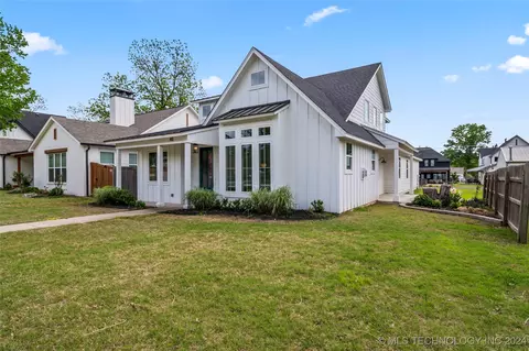 411 Elgin St, Broken Arrow, OK 74012 photo 4
