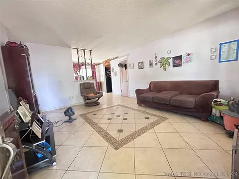 11618 E 28th St, Tulsa, OK 74129 photo 3