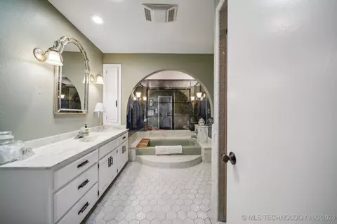 5453 E 19th St, Tulsa, OK 74112 photo 28
