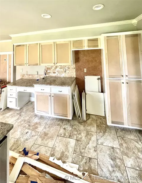 6313 E Broadway St, Broken Arrow, OK 74014 photo 8