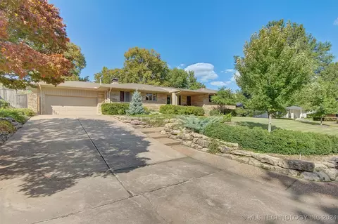 2849 E 33rd St, Tulsa, OK 74105 photo 2