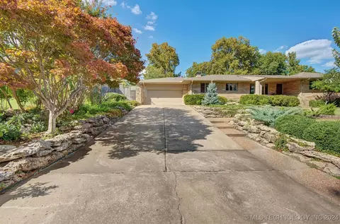 2849 E 33rd St, Tulsa, OK 74105 photo 3