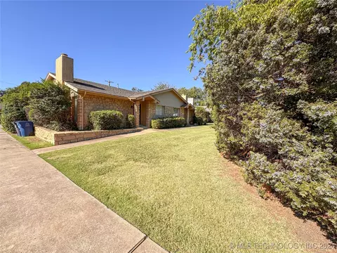 5724 E 33rd Ct, Tulsa, OK 74135 photo 8