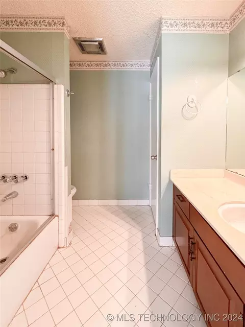 5724 E 33rd Ct, Tulsa, OK 74135 photo 6