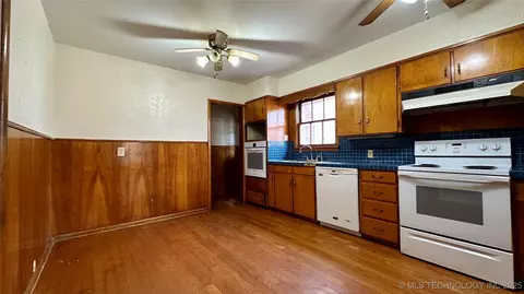 313 E B, Waurika, OK 73573 photo 9