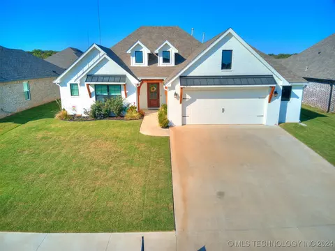 27413 E 109th Pl S, Coweta, OK 74429