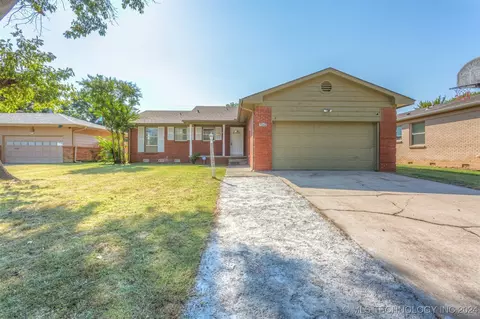 1542 E 59th Pl, Tulsa, OK 74105