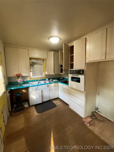 6208 E King Pl, Tulsa, OK 74115 photo 6
