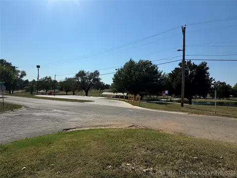 802 E 5th St, Cushing, OK 74023 photo 41