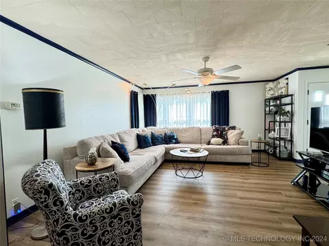 802 E 5th St, Cushing, OK 74023 photo 8