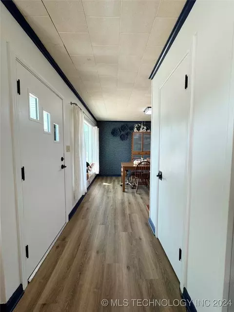 802 E 5th St, Cushing, OK 74023 photo 5