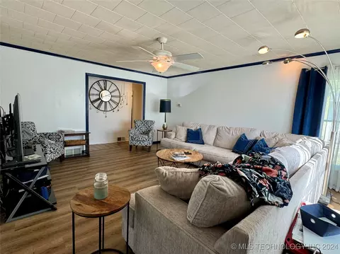 802 E 5th St, Cushing, OK 74023 photo 10