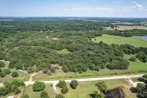 S 353rd East Avenue, Coweta, OK 74429