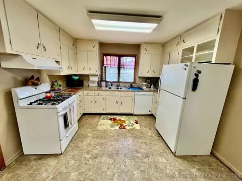 93 Bryan St, Pryor, OK 74361 photo 12