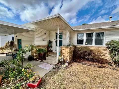 93 Bryan St, Pryor, OK 74361 photo 3