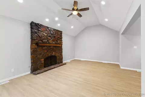 2406 Foliage, Ada, OK 74820 photo 6