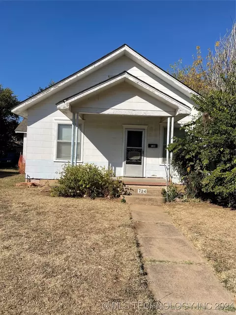 724 E 2nd St, Cushing, OK 74023 photo 1