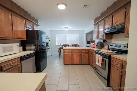 12524 E 37th St, Tulsa, OK 74146 photo 20