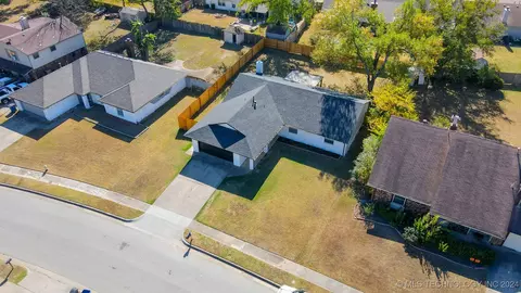 12524 E 37th St, Tulsa, OK 74146 photo 3