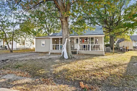 303 N Sawyer St, Pryor, OK 74361