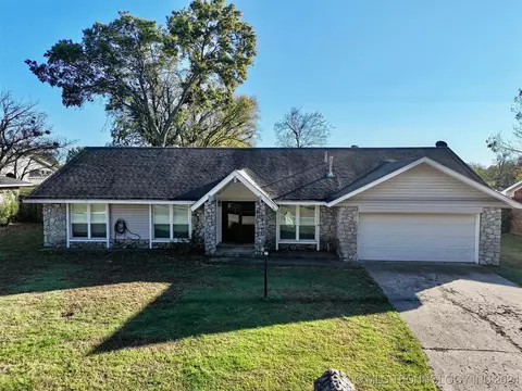 540 Ridgewood Dr, Pryor, OK 74361