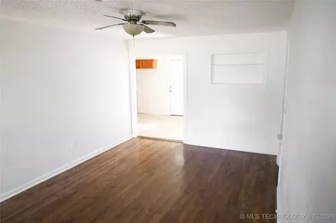 301 E Greeley St, Broken Arrow, OK 74012 photo 3