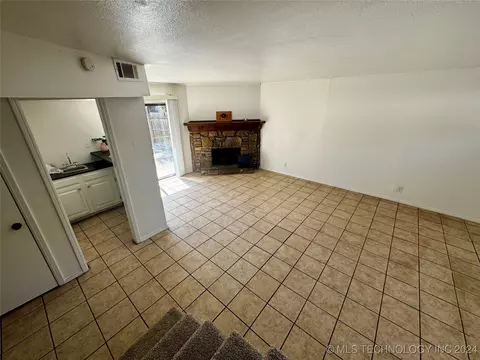4608 E 68th Street 122, Tulsa, OK 74136 photo 2