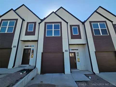 3406 Redbud Ln, Tulsa, OK 74132