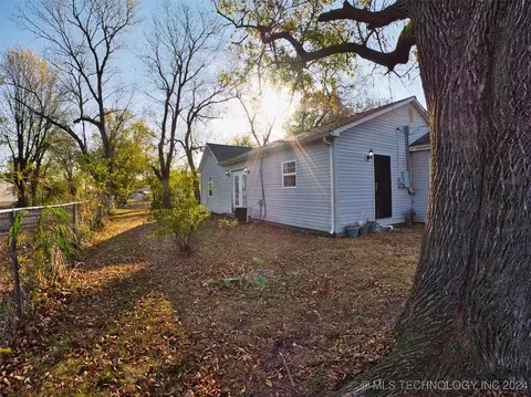 200 S Cedar St, Commerce, OK 74339 photo 16