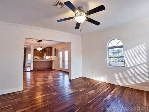 200 S Cedar St, Commerce, OK 74339 photo 7