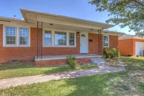 9119 E Latimer Pl, Tulsa, OK 74115 photo 1