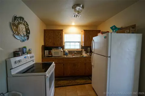 417 W 13th, Ada, OK 74820 photo 9