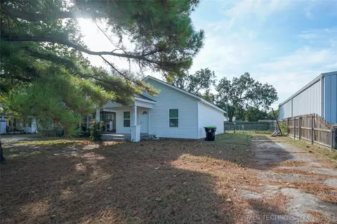 417 W 13th, Ada, OK 74820 photo 3