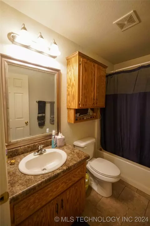417 W 13th, Ada, OK 74820 photo 12