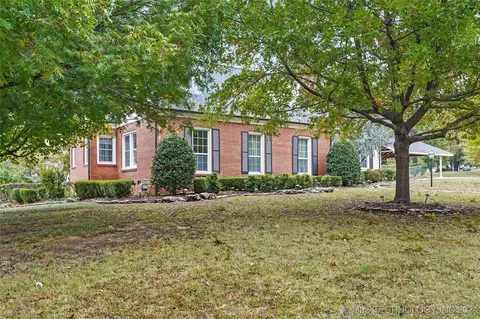 1545 E 37th Pl, Tulsa, OK 74105 photo 4